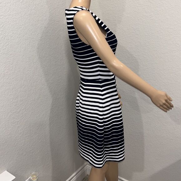 41 Hawthorn navy blue & white striped dress - Picture 2 of 6